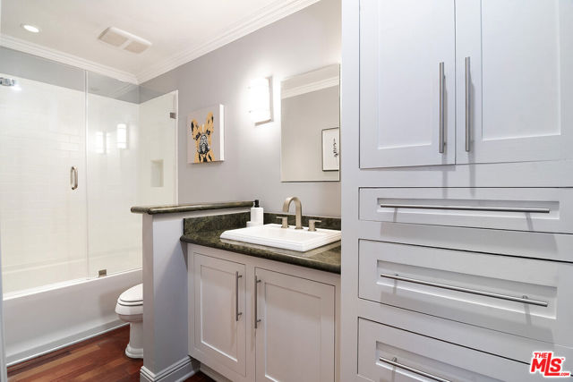 740 N Kings Road, West Hollywood CA: https://media.crmls.org/mediaz/1d0d6691-9eea-4fdd-86a2-6ab0883f782f.jpg