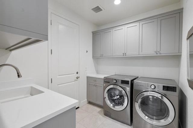2008 White Oak Drive, Hollister CA: https://media.crmls.org/mediaz/1d0dce7a-e622-4011-998c-b7a1851e0d5a.jpg
