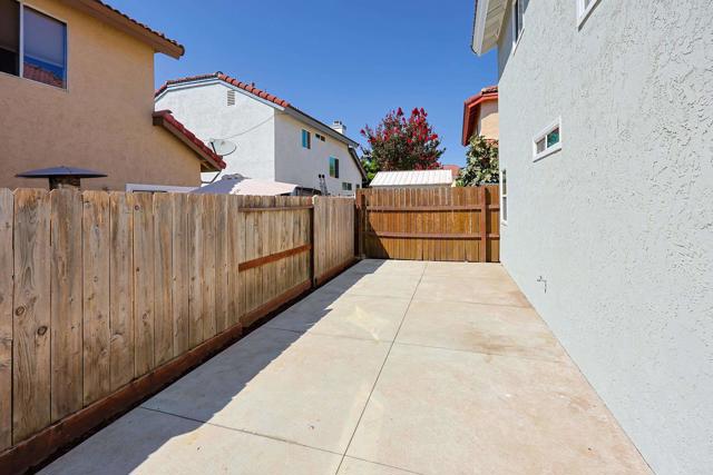 Detail Gallery Image 31 of 41 For 249 Blackbird Way, Oceanside,  CA 92057 - 3 Beds | 3 Baths