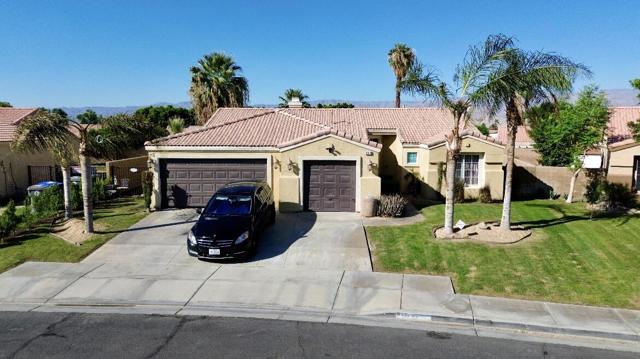 81118 Pindo Drive, Indio CA: https://media.crmls.org/mediaz/1d0f16c3-d91a-4812-ab96-fe30b8d2f043.jpg