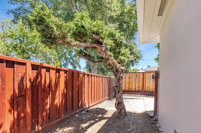 402 S Mary Avenue, Sunnyvale CA: https://media.crmls.org/mediaz/1d0ffdc7-3f4b-4fab-bc66-a214791b9ae4.jpg
