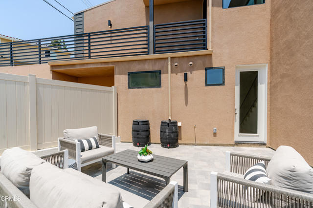 3874 W Point Drive, Los Angeles CA: https://media.crmls.org/mediaz/1d111c1c-39ac-40bd-a339-694d4a9c27bc.jpg