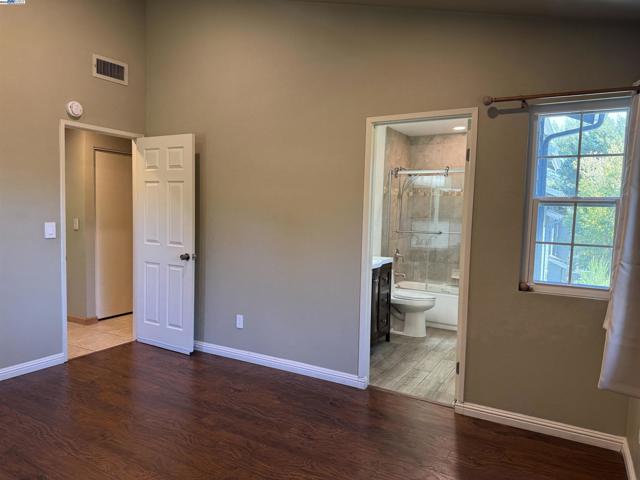 7765 Canyon Meadow Cir, Pleasanton CA: https://media.crmls.org/mediaz/1d11a1eb-e352-40cd-a72a-aae838cadda2.jpg