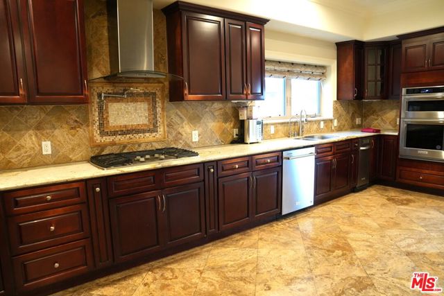 4212 Don Alanis Place, Los Angeles CA: https://media.crmls.org/mediaz/1d11c8aa-65af-4120-8f81-b93544946ece.jpg