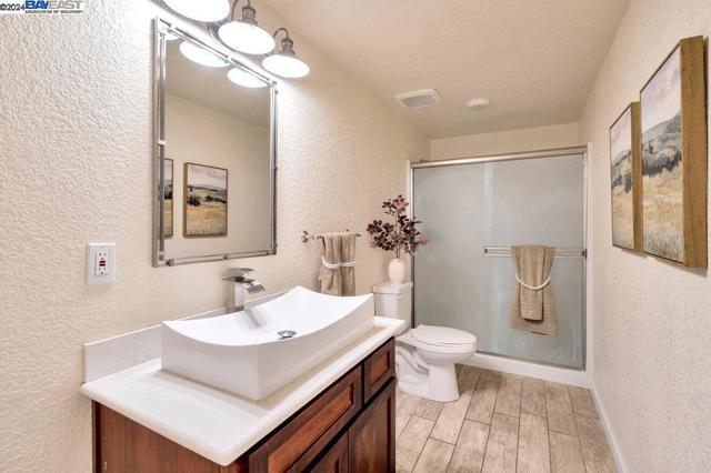 Image 29 of 44 For 8540 Bates Ct