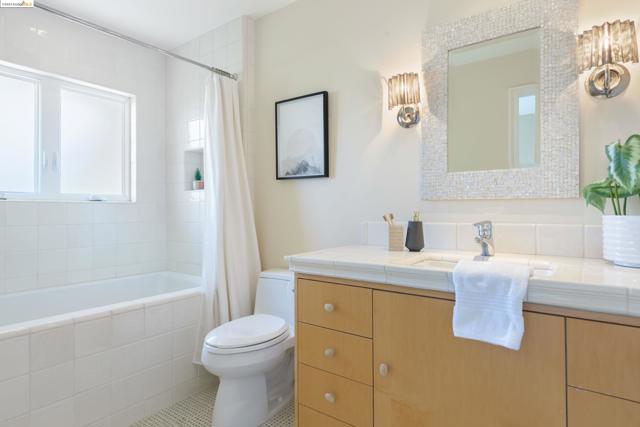 Image 26 of 49 For 251 Pershing Dr