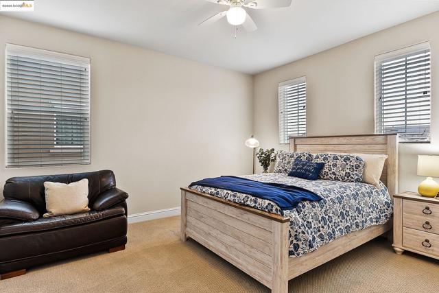 716 Cabada Dr, Brentwood CA: https://media.crmls.org/mediaz/1d128af4-ac5c-46ce-9906-45140e3db742.jpg