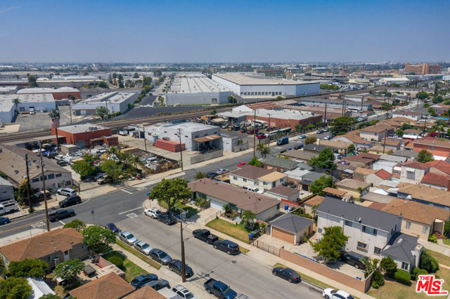 1513 Hendricks Avenue, Los Angeles CA: https://media.crmls.org/mediaz/1d12c7fd-db42-49ce-bad8-b383749e6997.jpg