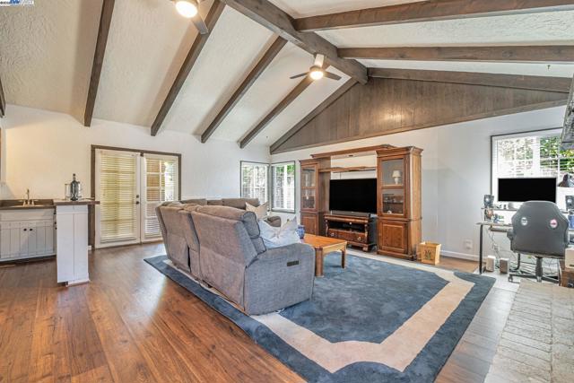 40575 Blacow Road, Fremont CA: https://media.crmls.org/mediaz/1d12d5d8-18fd-4996-b86a-80c9c5239c34.jpg