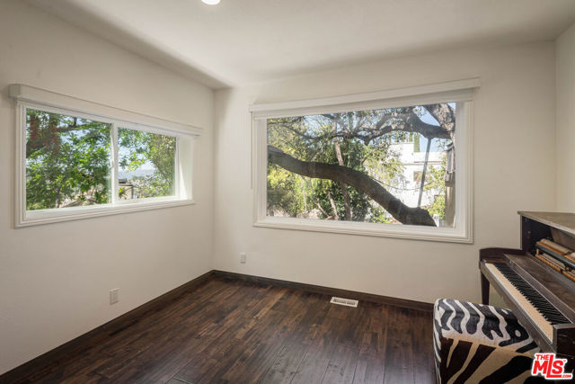 4713 Bedel Street, Woodland Hills CA: https://media.crmls.org/mediaz/1d136806-fbbe-437f-a8ab-50449b5965ee.jpg