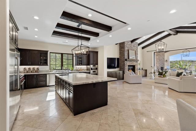 7545 Top O The Morning Way, San Diego CA: https://media.crmls.org/mediaz/1d1488ef-0563-4f20-890d-ebe6d388db78.jpg