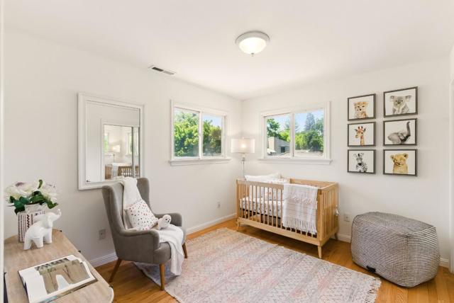 41 Regent Place, Palo Alto CA: https://media.crmls.org/mediaz/1d154c4a-5333-46d2-8ddc-a3bfe809756a.jpg