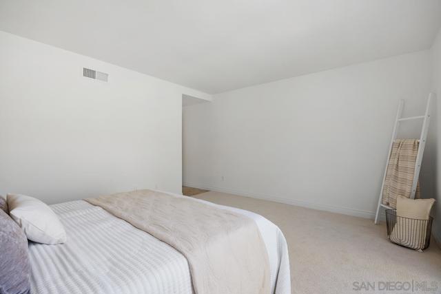 159 Mexicali Ct, Solana Beach CA: https://media.crmls.org/mediaz/1d15abd2-ab3b-4d41-97f3-5cca417df5cc.jpg