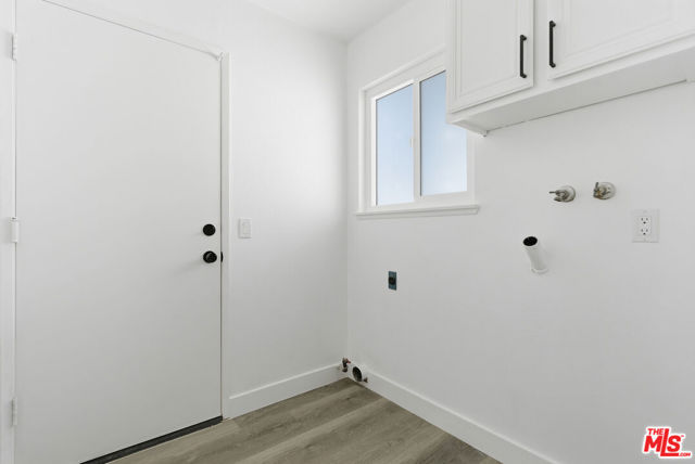 3531 Southview Court, Palmdale CA: https://media.crmls.org/mediaz/1d15c35f-d6d5-49d4-a9bf-d03f09efe834.jpg