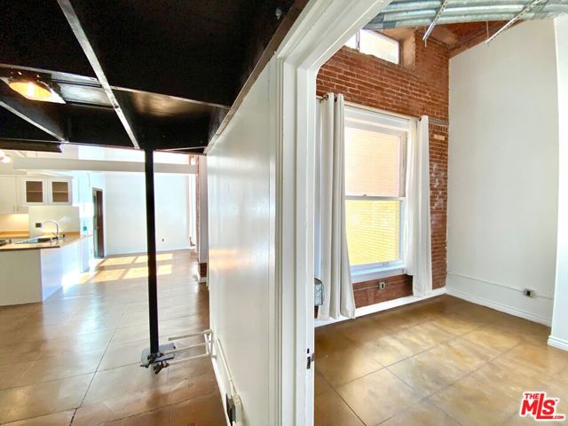 215 W 7th Street, Los Angeles CA: https://media.crmls.org/mediaz/1d16112c-7c24-4255-8c3d-65d46b2ad5a6.jpg