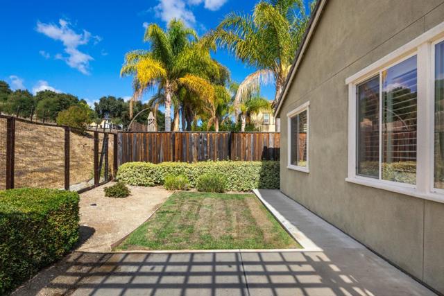 9881 Rancho Hills Drive, Gilroy CA: https://media.crmls.org/mediaz/1d161e6c-b4ae-45b9-81c4-86661f0b8d5f.jpg