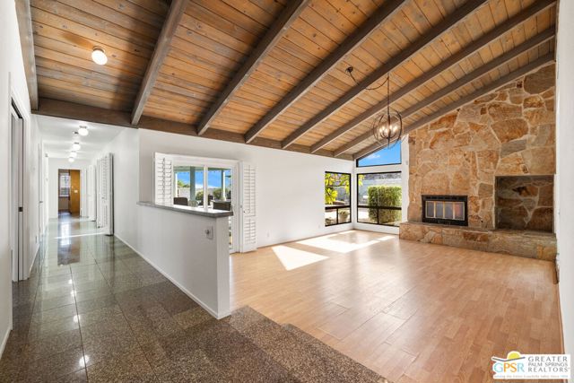 Image 11 of 47 For 71751 Magnesia Falls Drive