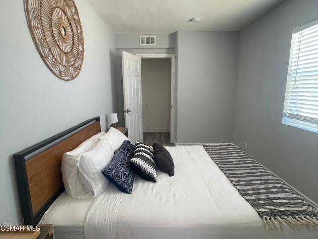 3904 Agua Avenue, 29 Palms CA: https://media.crmls.org/mediaz/1d17db98-13ce-4b1c-901d-d08898ec1b38.jpg