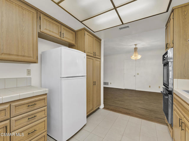 121 Ensenada Avenue, Newbury Park CA: https://media.crmls.org/mediaz/1d17dbfa-7b9a-41cd-86ca-faa862d4119d.jpg