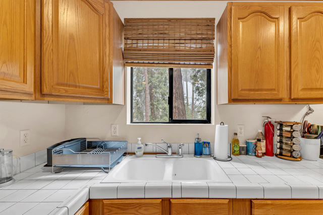 53962 Marian View Drive, Idyllwild CA: https://media.crmls.org/mediaz/1d180a30-74f0-4f73-8e9e-c449baa6240b.jpg
