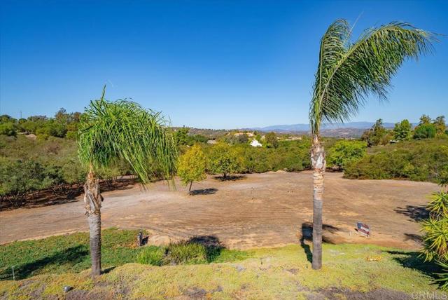 Detail Gallery Image 5 of 38 For 16996 Archie Moore Ring, Ramona,  CA 92065 - 4 Beds | 2/1 Baths