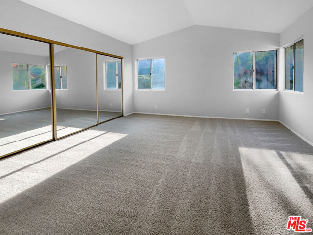 650 Twin Peaks Avenue photo 4