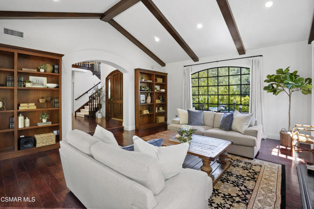 29270 Wagon Road, Agoura Hills CA: https://media.crmls.org/mediaz/1d18877a-2d7b-42a6-8c0d-b24e59aaffbb.jpg