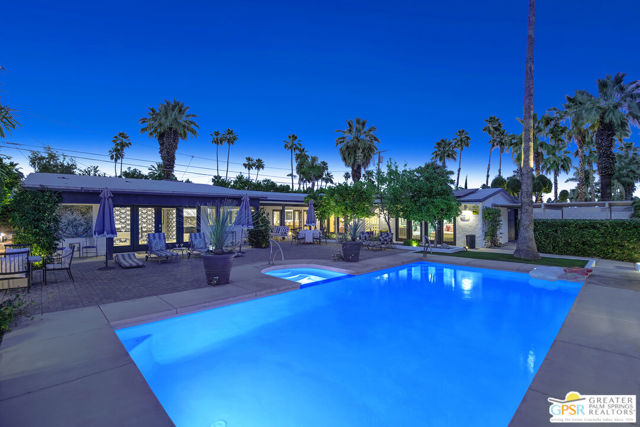 830 N Riverside Drive, Palm Springs CA: https://media.crmls.org/mediaz/1d18ddc7-b590-409b-bae2-2dd47ea1fc71.jpg