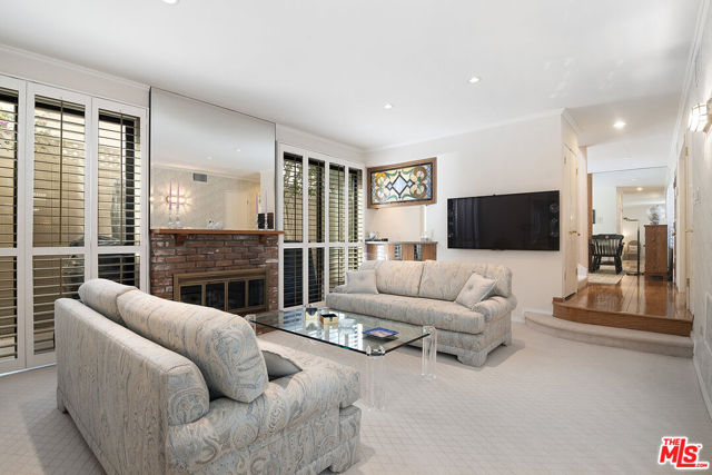1621 Hilts Avenue, Los Angeles CA: https://media.crmls.org/mediaz/1d1a444e-e1cc-4e75-bd93-a91cc9de5e5e.jpg