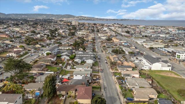 1140 Palm Avenue, Seaside CA: https://media.crmls.org/mediaz/1d1b2495-76a8-4edc-95f7-aa06995e048a.jpg