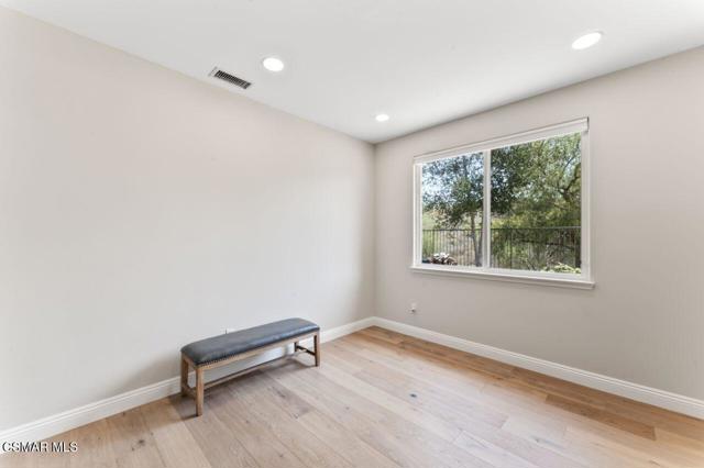 4543 Silverbell Circle, Moorpark CA: https://media.crmls.org/mediaz/1d1c1547-6d49-473a-8b82-2c530f2bde56.jpg