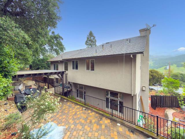 17645 Manzanita Drive, Morgan Hill CA: https://media.crmls.org/mediaz/1d1c235f-86d4-4b4c-a6dd-9dd0d6d09328.jpg