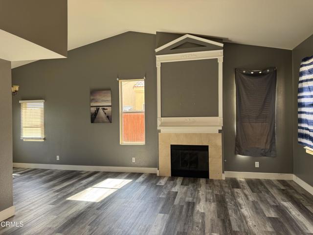 Detail Gallery Image 4 of 23 For 40148 La Cota Dr, Palmdale,  CA 93550 - 3 Beds | 2/1 Baths