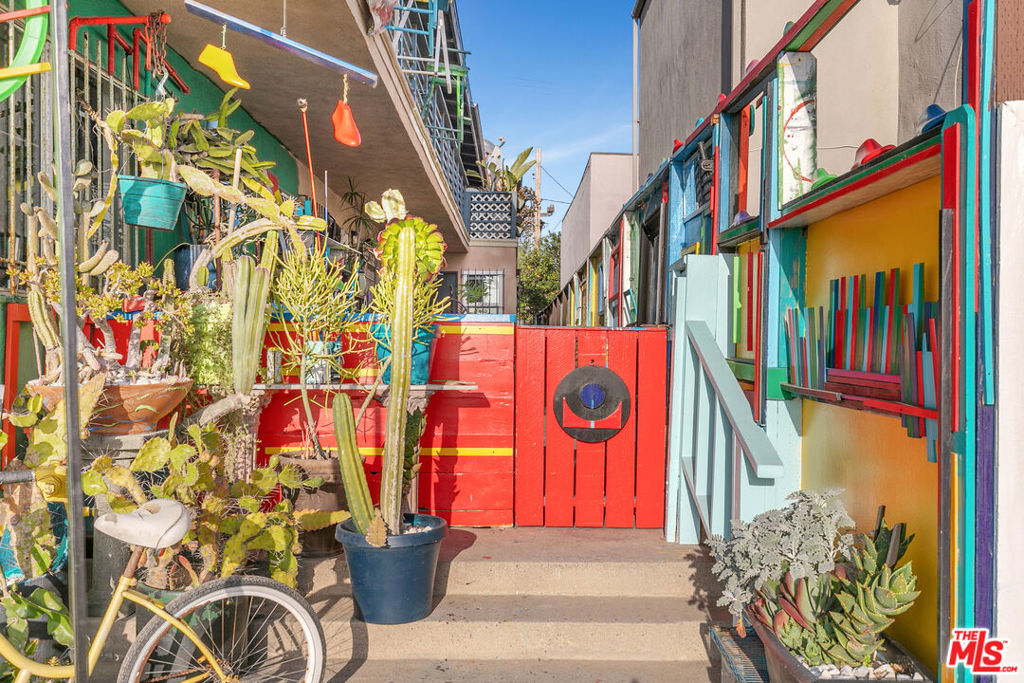 717 Ocean Front Walk #C