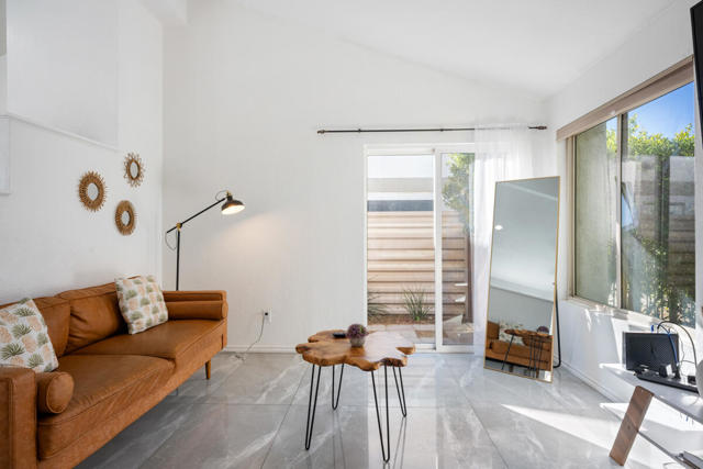 3272 N Mica Drive, Palm Springs CA: https://media.crmls.org/mediaz/1d1d6ab4-253b-462b-a05e-d52d8567d9dd.jpg