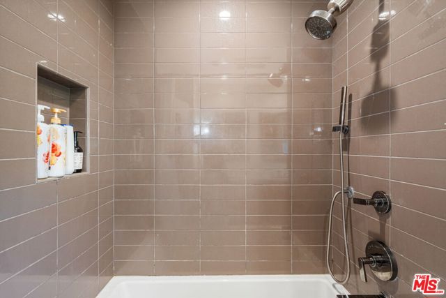 14034 Valerio Street, Van Nuys CA: https://media.crmls.org/mediaz/1d1d70b7-cebf-49d4-a7bd-4eae0eee73cf.jpg