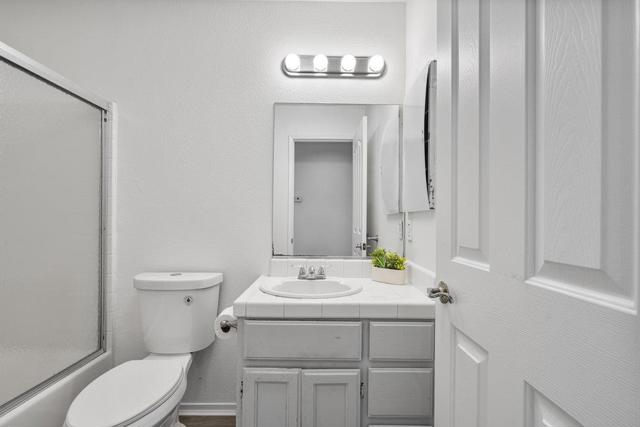 2199 Raleigh Circle, Hollister CA: https://media.crmls.org/mediaz/1d1f37d6-2688-4f75-8f08-367692d350ba.jpg