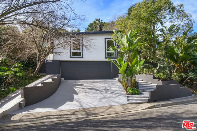 14892 Jadestone Drive, Sherman Oaks CA: https://media.crmls.org/mediaz/1d1f3d63-4259-45c7-974a-b333a9687fb4.jpg
