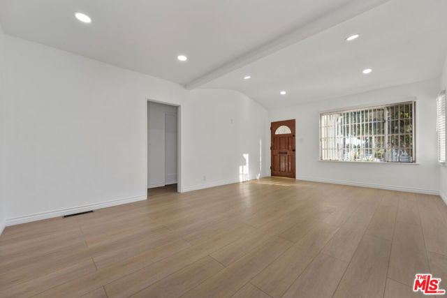 4137 W 58th Place, Los Angeles CA: https://media.crmls.org/mediaz/1d203105-fd69-4066-8734-f088f9adb457.jpg
