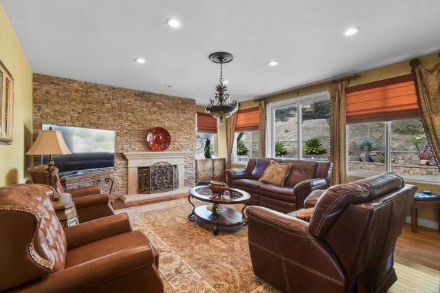 15718 Creek Hills Road, El Cajon CA: https://media.crmls.org/mediaz/1d20aaa2-2f6a-440e-a83b-3993efd4b0f3.jpg