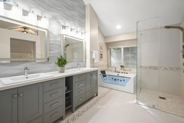 112 Kingswood Cir, Danville CA: https://media.crmls.org/mediaz/1d215507-75ae-4a18-8a2c-3bd9d9365100.jpg