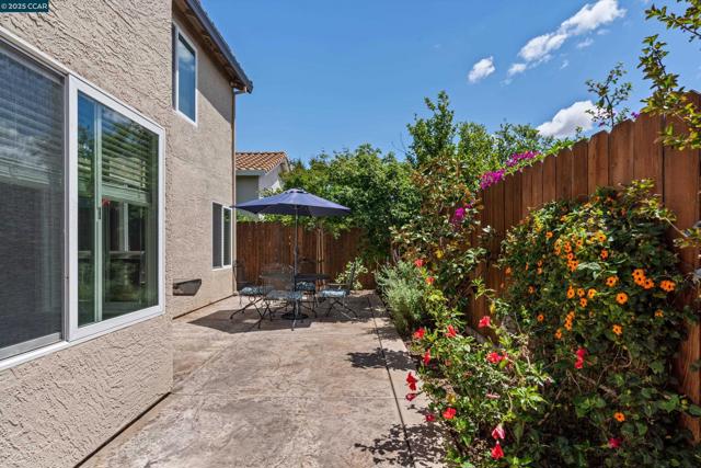 2057 Rapallo Way, Bay Point CA: https://media.crmls.org/mediaz/1d21dea1-c304-4c71-9976-5c4e0cec2c3f.jpg