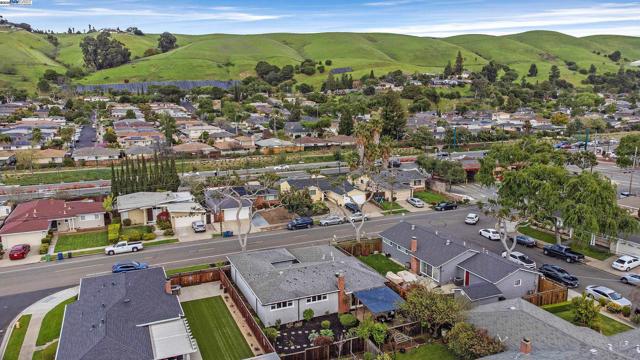 30847 Prestwick Ave, Hayward CA: https://media.crmls.org/mediaz/1d21ebee-732d-44b1-8c04-ce713aa65b90.jpg