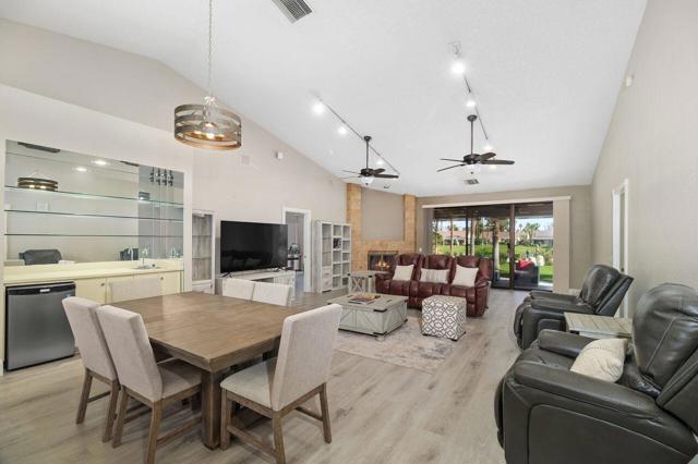 10321 Sunningdale Drive, Rancho Mirage CA: https://media.crmls.org/mediaz/1d2219b3-bbaa-4ed5-a3e5-478d8a37a143.jpg