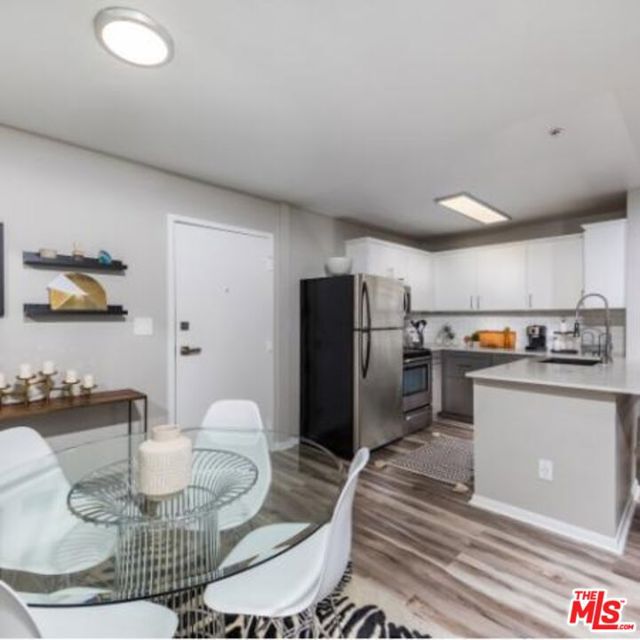 245 PINE Avenue, Long Beach CA: https://media.crmls.org/mediaz/1d222244-48b1-44fb-b0ea-a4fbfe1ee585.jpg
