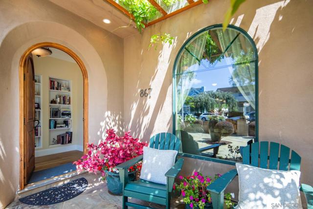 867 E Avenue, Coronado CA: https://media.crmls.org/mediaz/1d225689-d0ab-494f-a209-9d9877e05d19.jpg