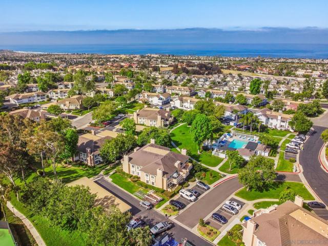 867 Ginger Avenue, Carlsbad CA: https://media.crmls.org/mediaz/1d22d0bc-e1fe-4251-9320-7f8c27147acf.jpg