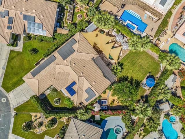 35618 Corte Serena, Cathedral City CA: https://media.crmls.org/mediaz/1d232be5-9b72-4df9-8fbf-1eb6dddd1157.jpg