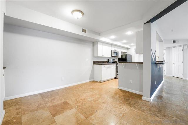 1050 E Washington, Escondido CA: https://media.crmls.org/mediaz/1d23d581-78a7-4156-840e-cc1e18952e96.jpg