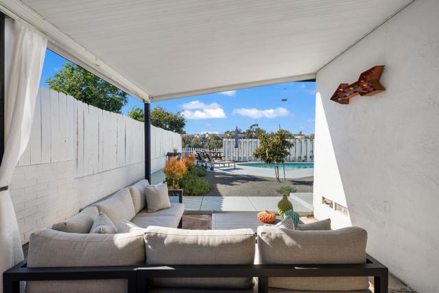 2702 Ridge View Dr, San Diego CA: https://media.crmls.org/mediaz/1d23dce3-9be6-45d4-8b7d-7bb967d1ffe1.jpg